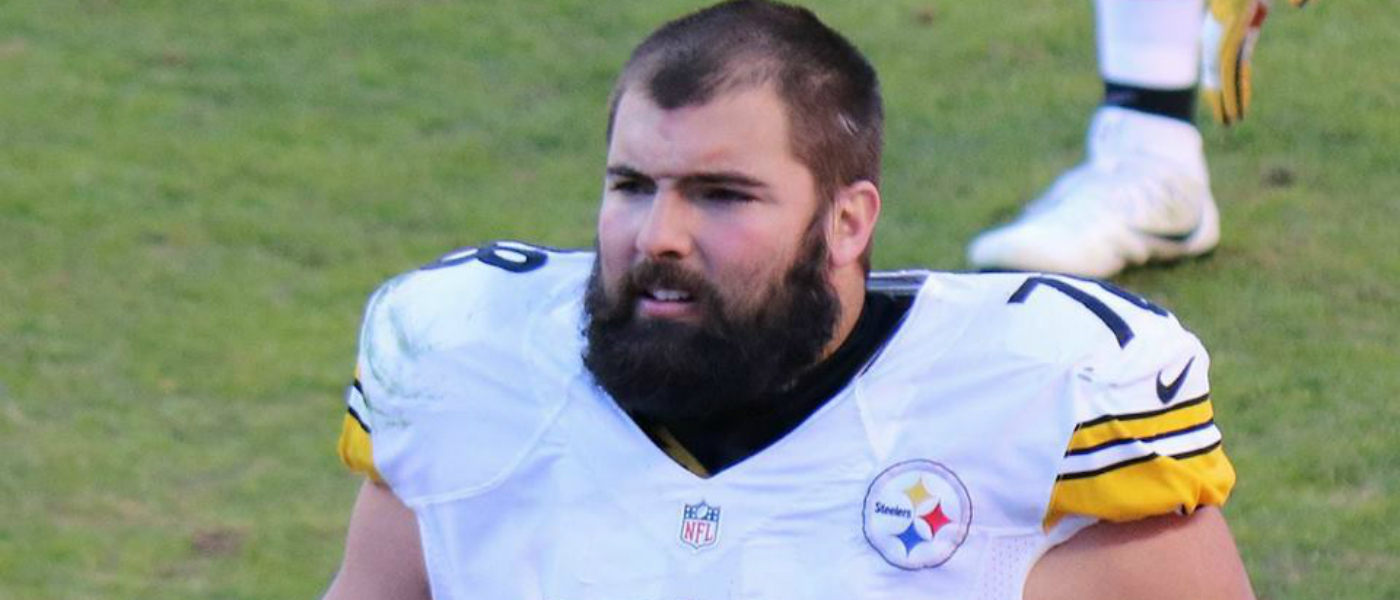Alejandro Villanueva stands up for anti-nationalism